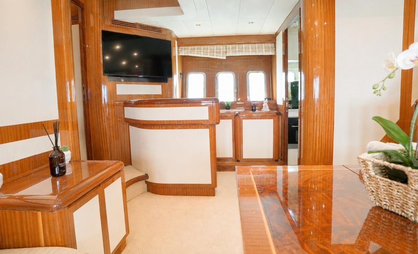 Mangusta 72 Helios 14