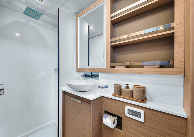 Fountaine Pajot 67´´ 4