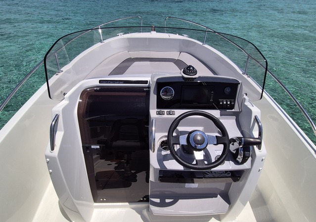 Jeanneau Cap Camarat 6.5 CC TIA LOLA
