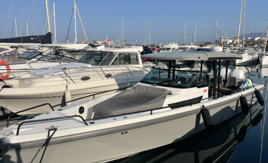 Axopar 37 T-TOP CASHALEAU