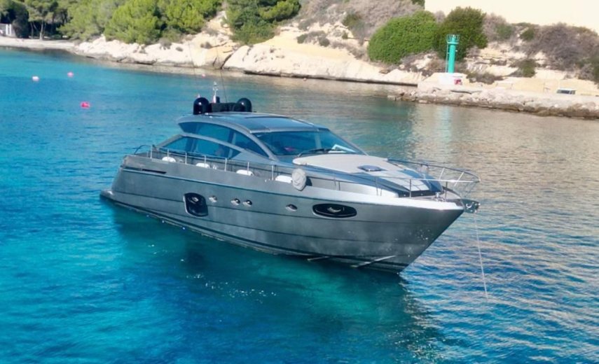 Pershing 62 Urus 4
