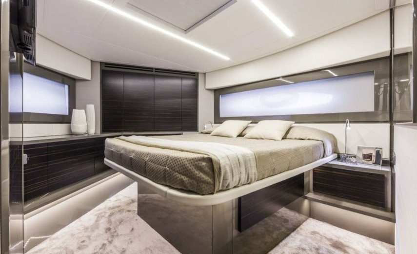 Pershing 62 Urus 15