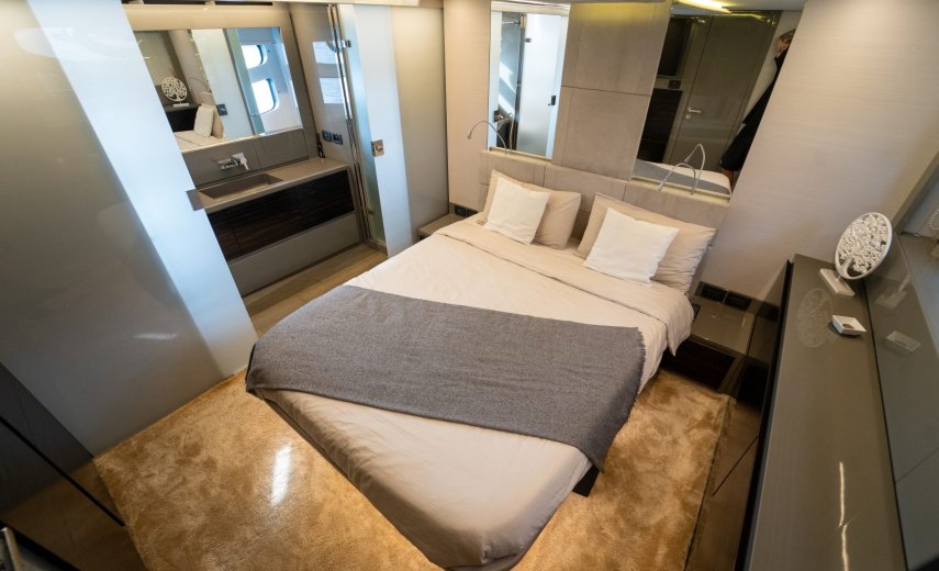 Pershing 62 Urus 20