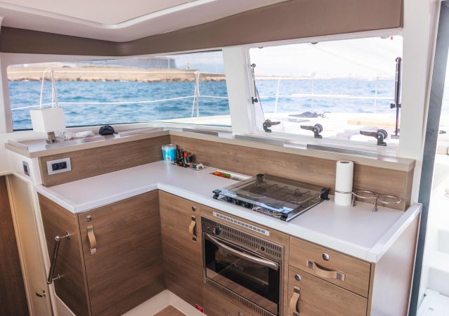 Bali Catamarans 4.2 Loxarel