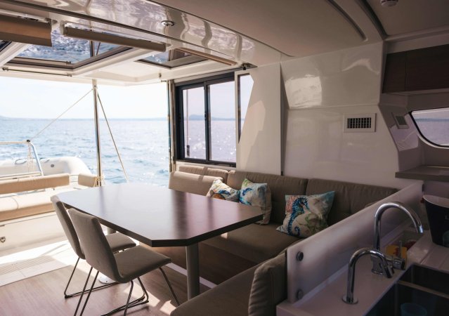 Bali Catamarans 4.2 Loxarel