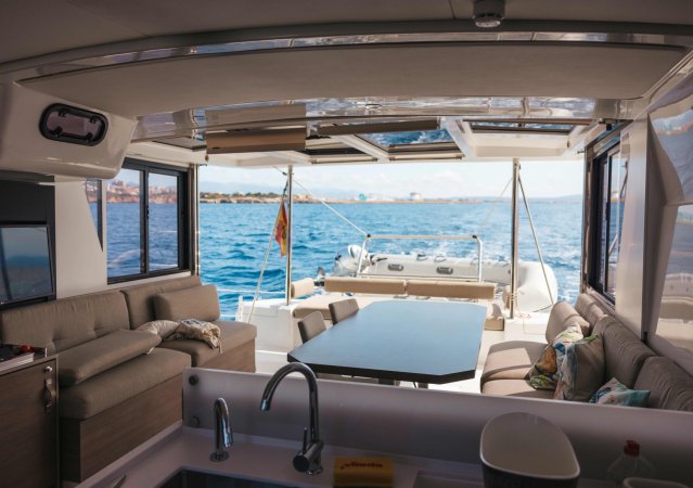 Bali Catamarans 4.2 Loxarel