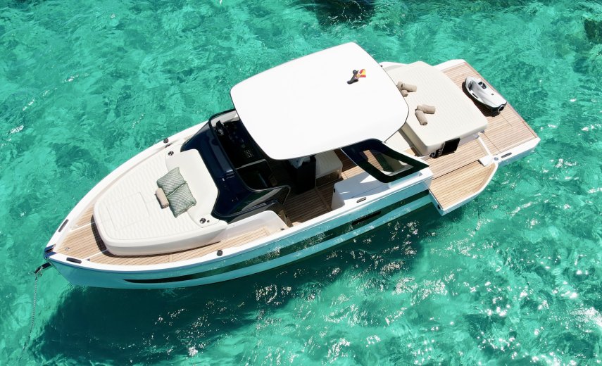 Cranchi A32 - Ibiza Boat Experience