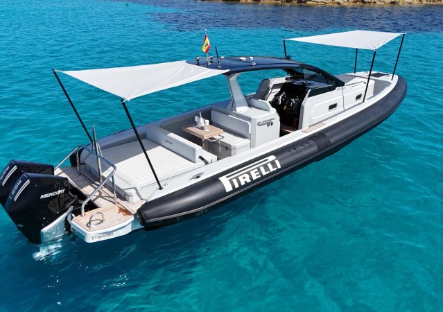 Rent Pirelli 35 RIB in Ibiza