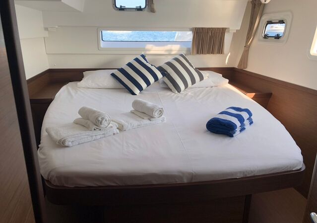 Lagoon 42 5