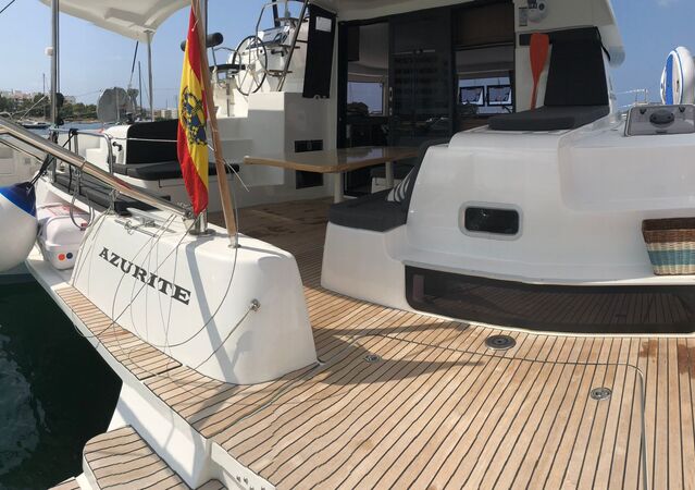 Lagoon 42 10