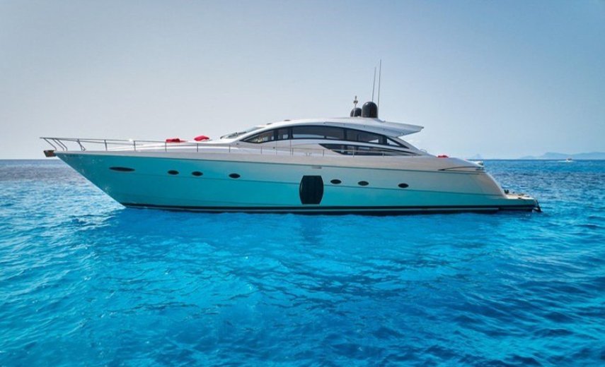 Pershing 72 Legendary