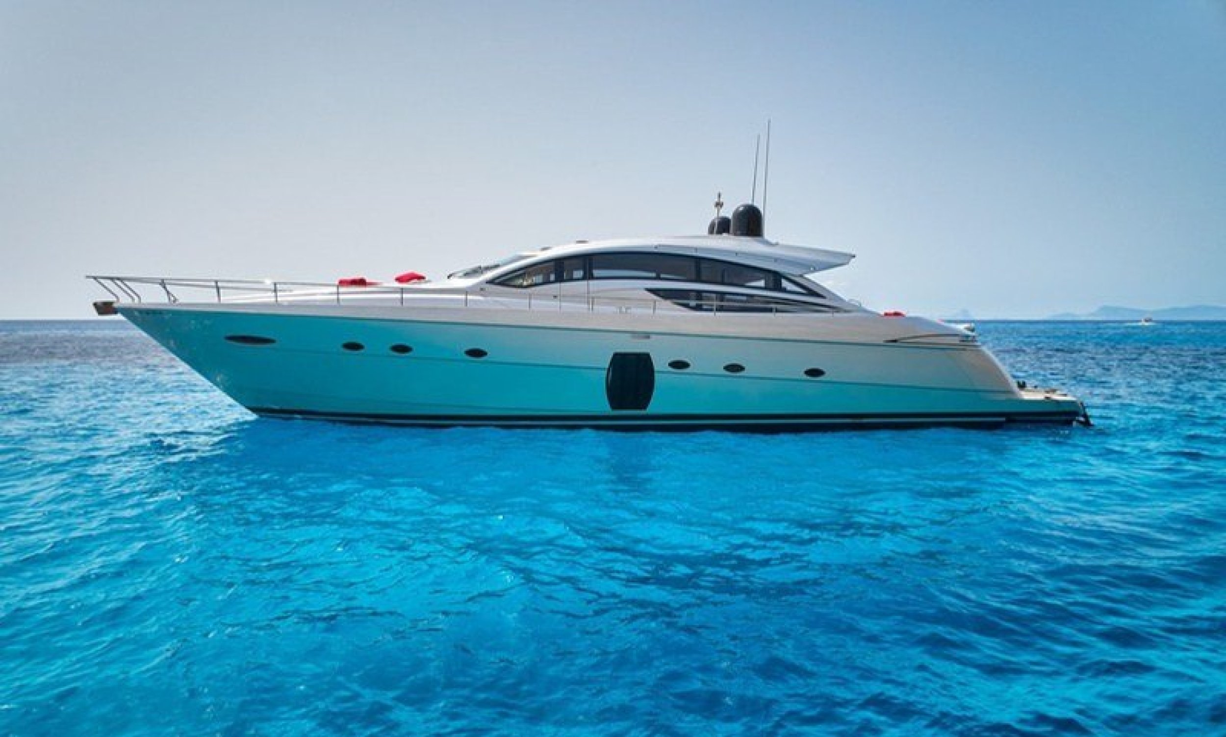 Pershing 72 Legendary