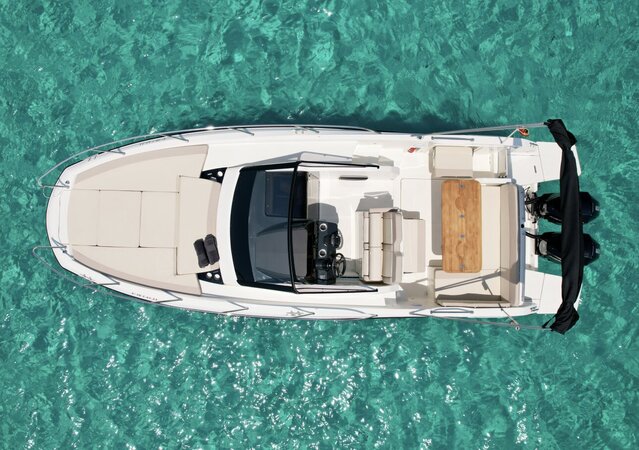Quicksilver 875 Sundeck Luz