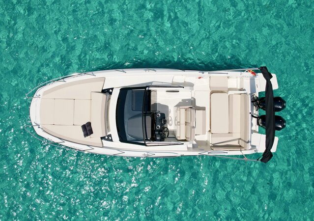 Quicksilver 875 Sundeck Luz