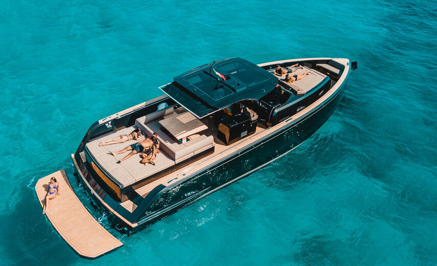 Yate Pardo 50 en Ibiza