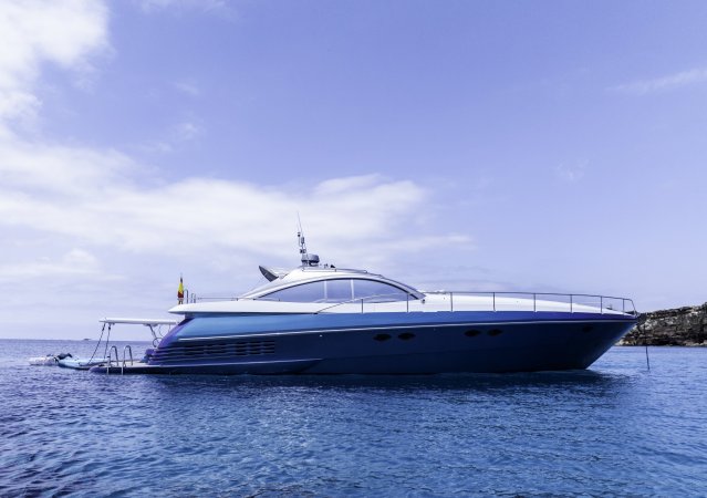 Pershing 54 9