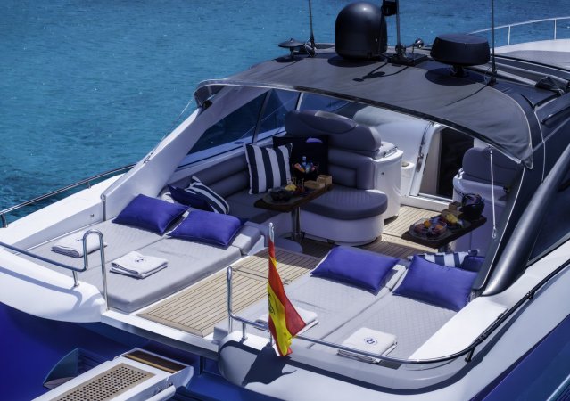 Pershing 54 8