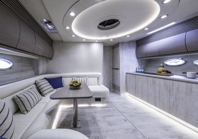 Pershing 54 15