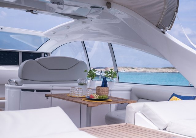 Pershing 54 12
