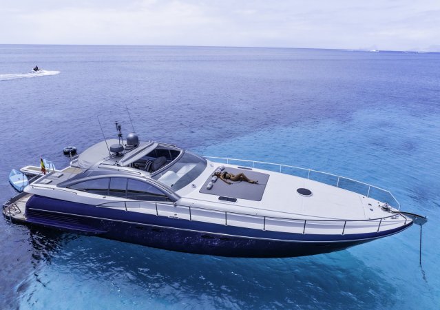 Pershing 54 | IBZYachts