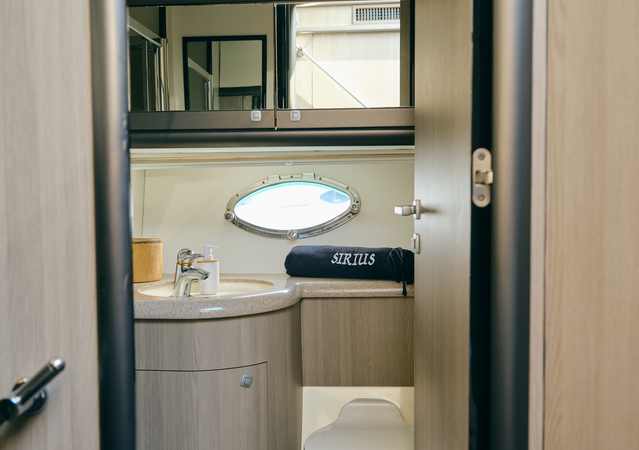 Sunseeker Manhattan 64 Sirius