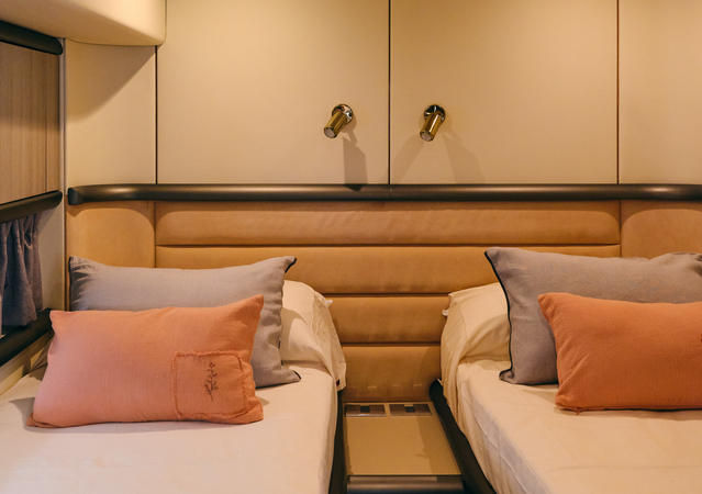 Sunseeker Manhattan 64 Sirius