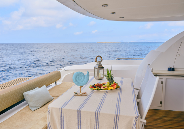 Sunseeker Manhattan 64 Sirius