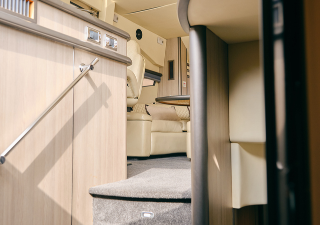 Sunseeker Manhattan 64 Sirius