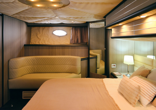 Sunseeker Manhattan 64 Sirius