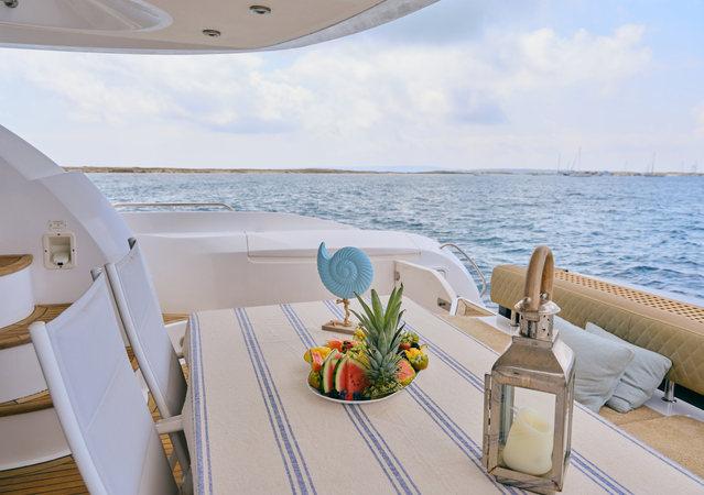 Sunseeker Manhattan 64 Sirius