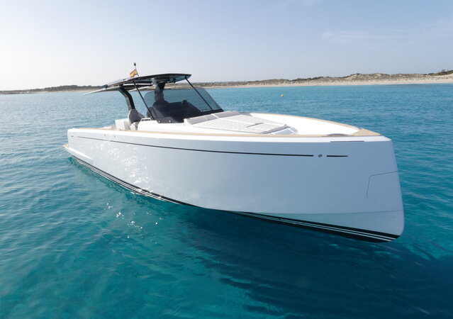 Pardo Yachts 38 - La Brise Charter Ibiza