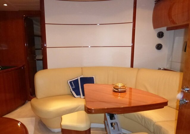 Pershing 43