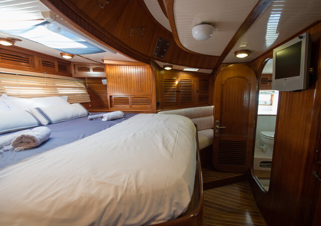Sunseeker Ketch CT56 5