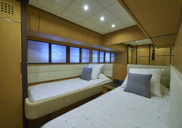 Pershing 90 Danzas