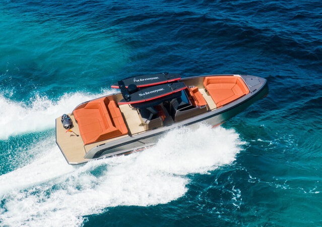 Vanquish VQ40 - La Brise Charter Ibiza