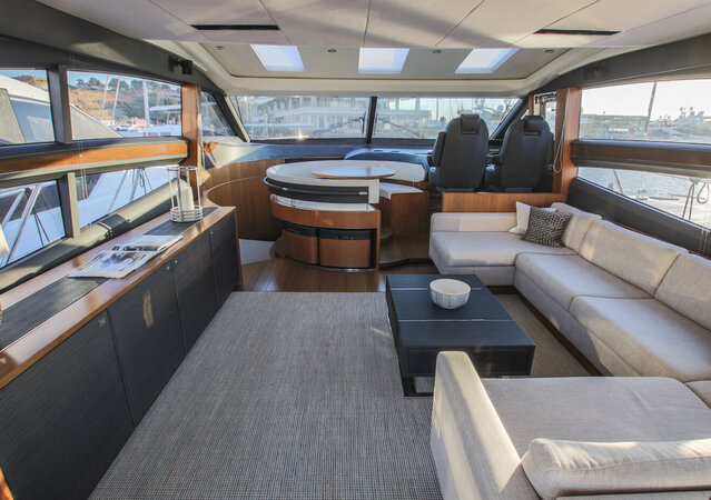 Princess V72
