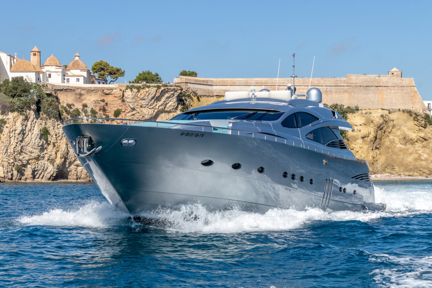 Pershing 90 - La Brise Charter Ibiza