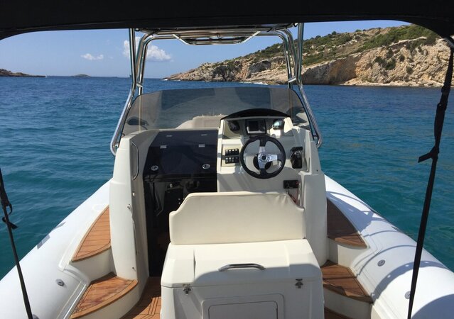 MV Marine Mojito 30 4