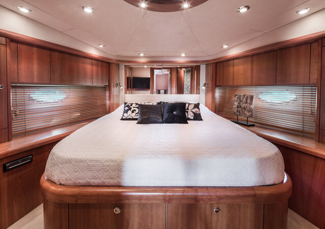 Sunseeker Predator 72