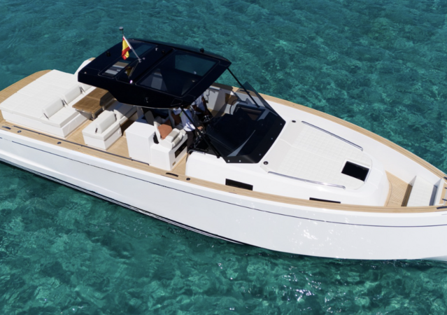 Pardo Yachts 43 - La Brise Charter Ibiza