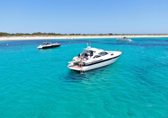 Pershing 43 Nina