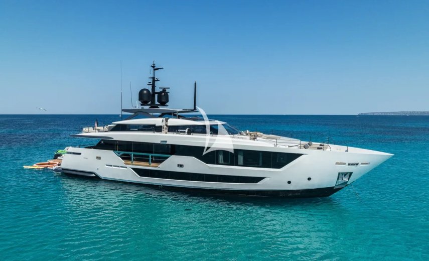 Ferretti Custom Line 106 Alvium