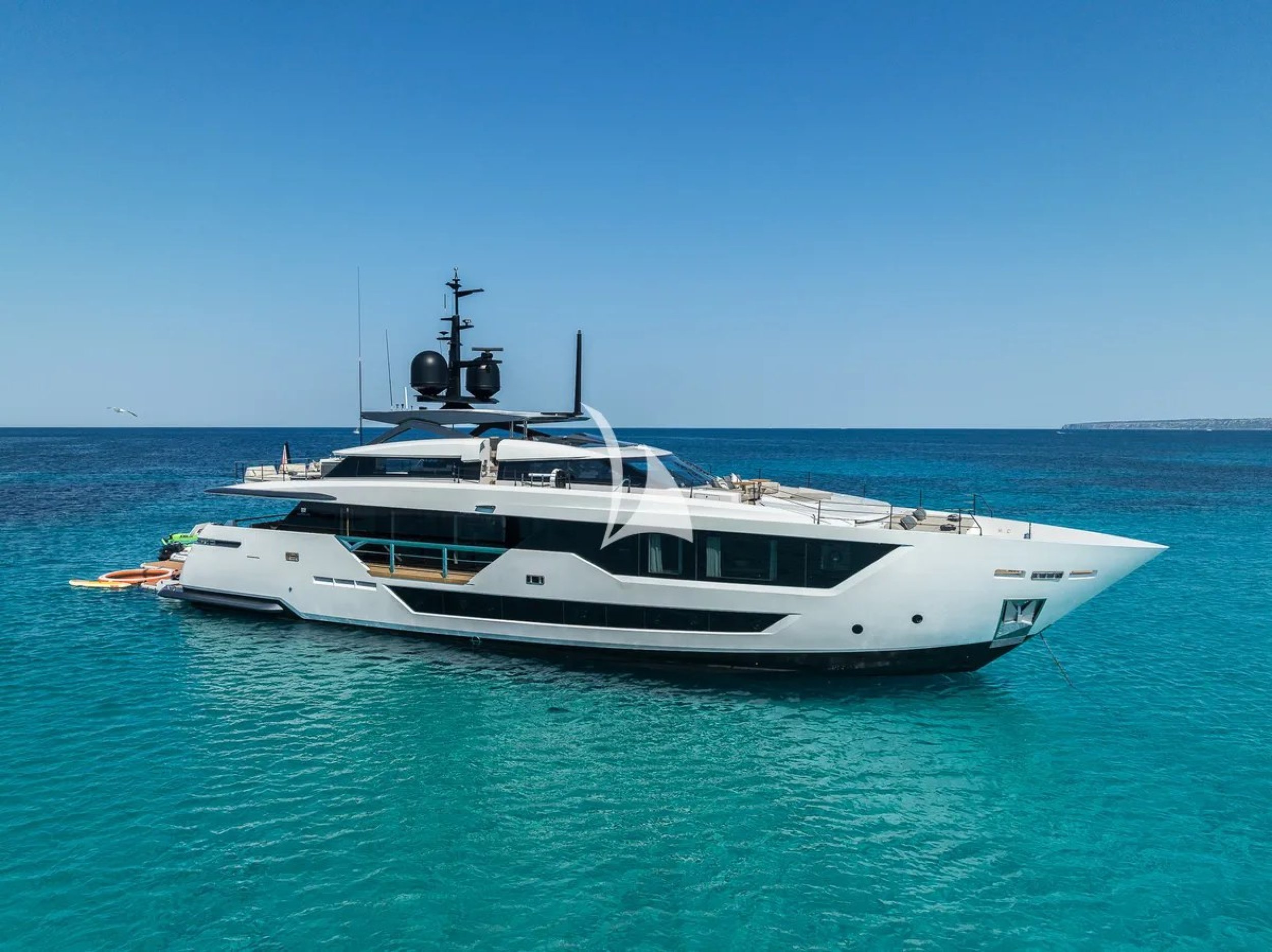 Ferretti Custom Line 106 Alvium