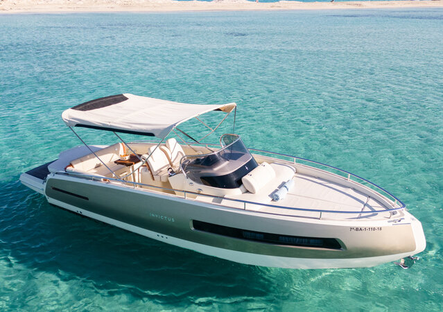 Rent Invictus 280GT in Ibiza