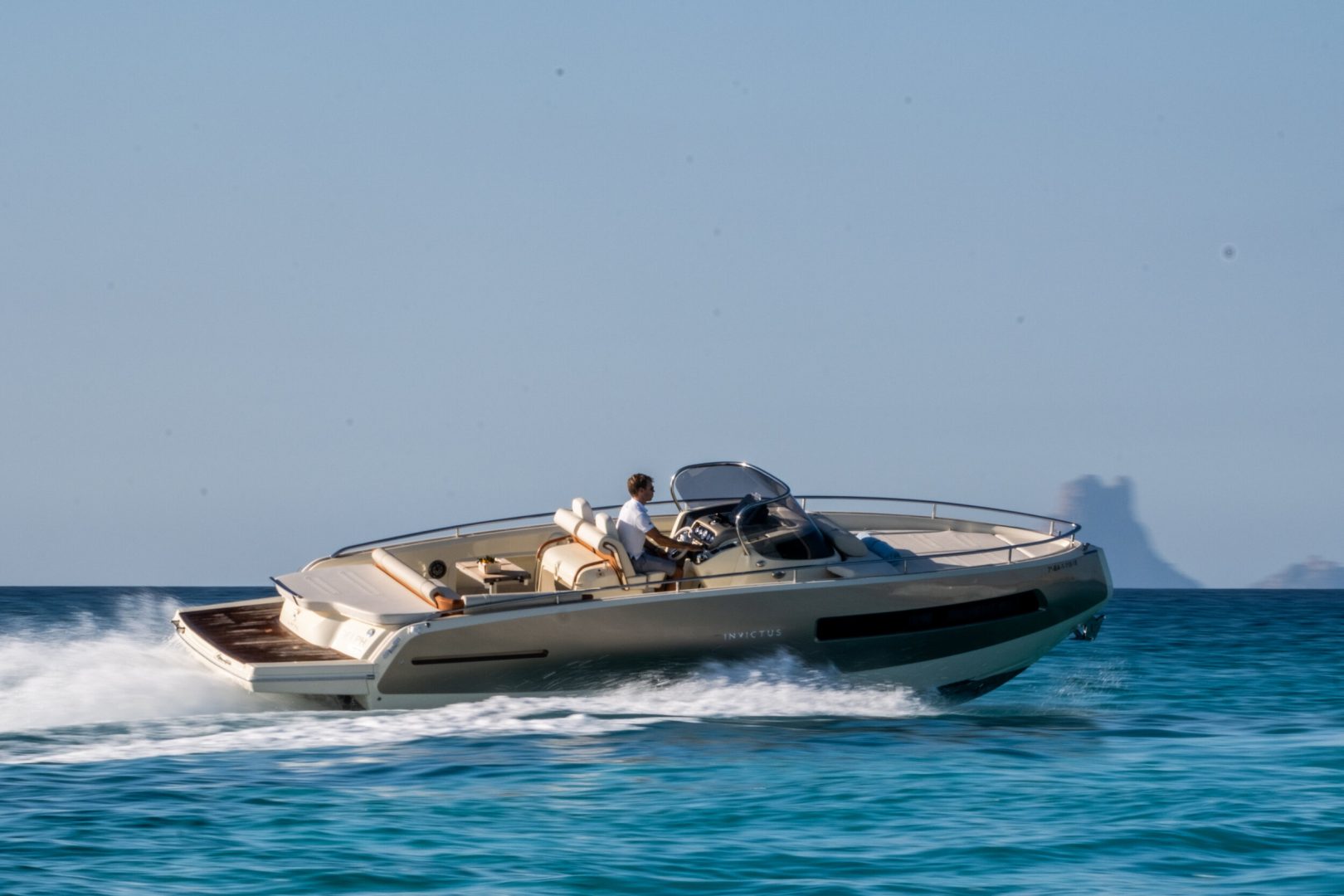 Invictus 280GT