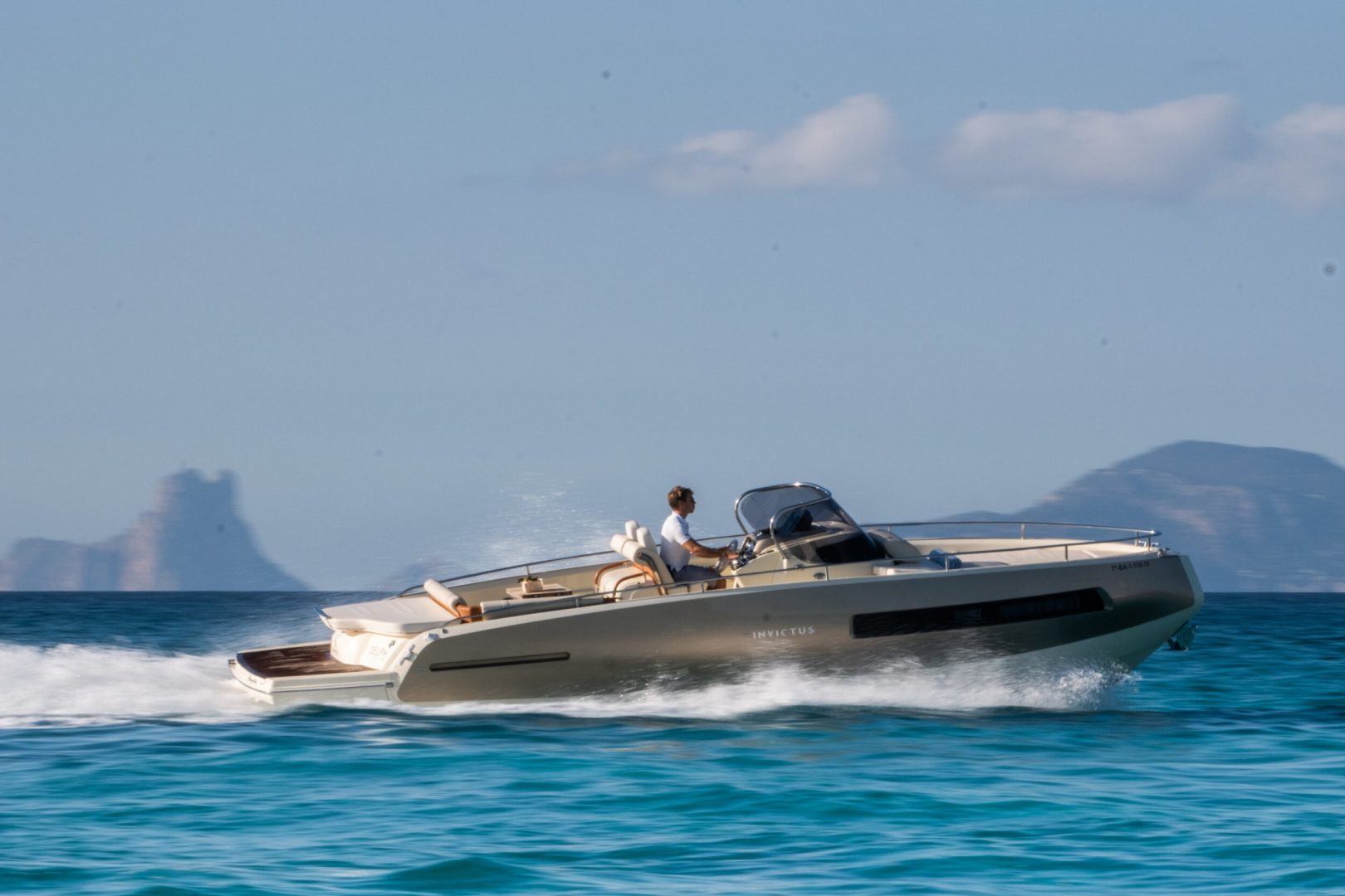 Invictus 280GT