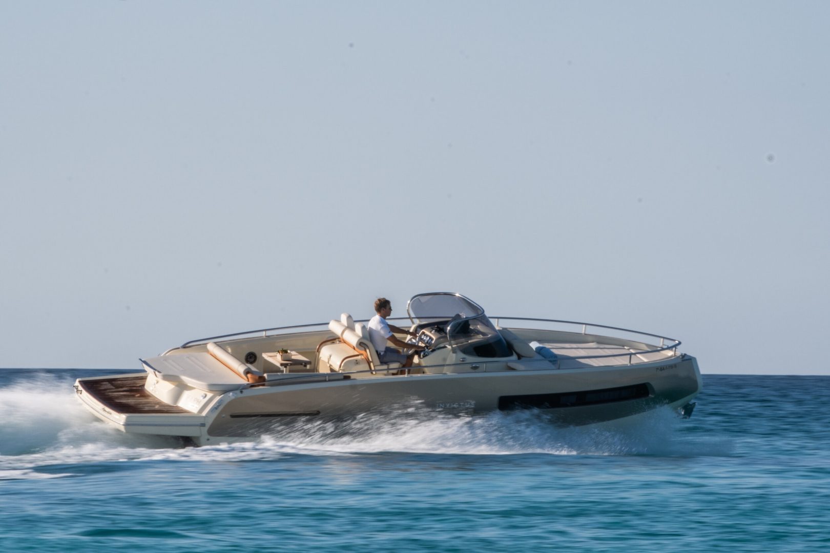 Invictus 280GT