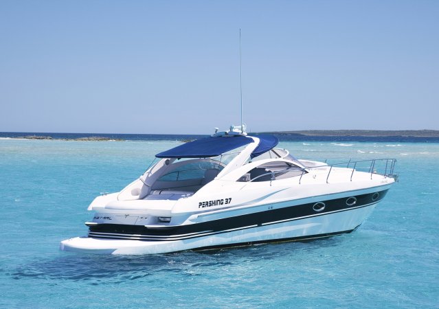 Pershing 37 open Mistral