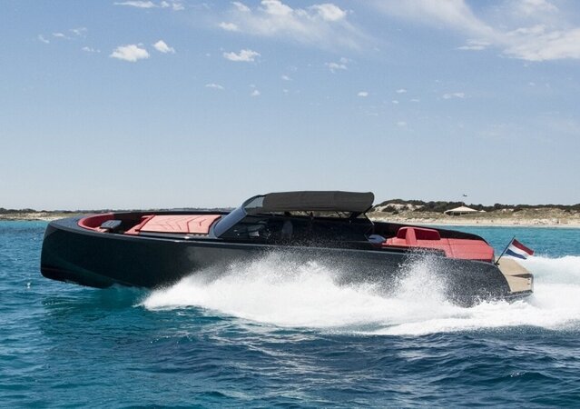Vanquish VQ48 - La Brise Charter Ibiza