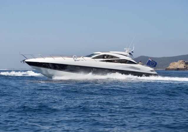 Sunseeker PREDATOR 68 - La Brise Charter Ibiza